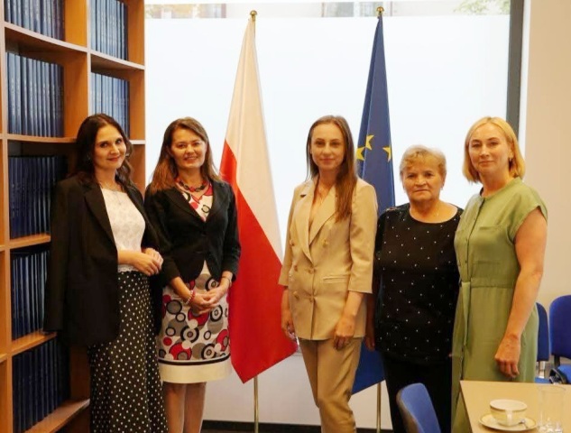 Учасники Академії в Міністерстві закордонних справ Республіки Польща під час зустрічі з Беатою Прандзиньською